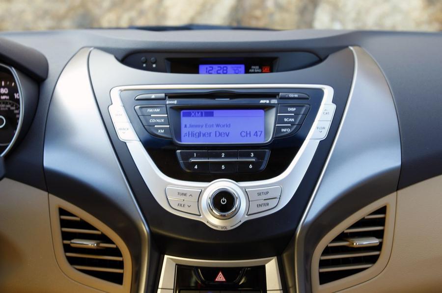  Hyundai Elantra 2011 года  (фото 46 из 144)